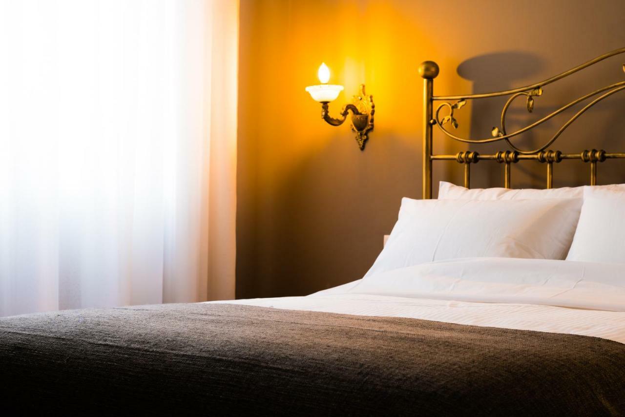 Ch Adrianou Suites Athènes Extérieur photo